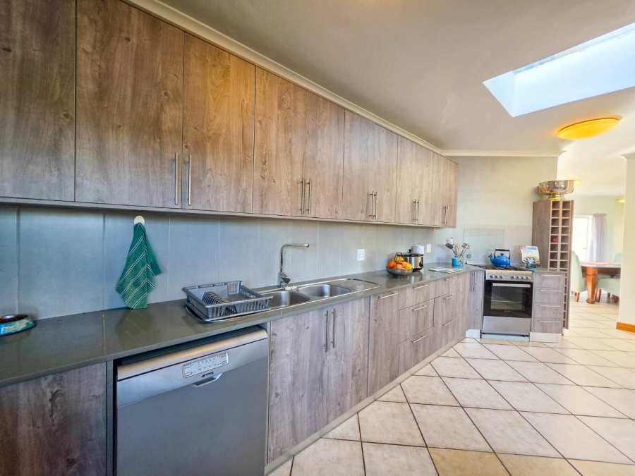 4 Bedroom Property for Sale in Stilbaai Wes Western Cape